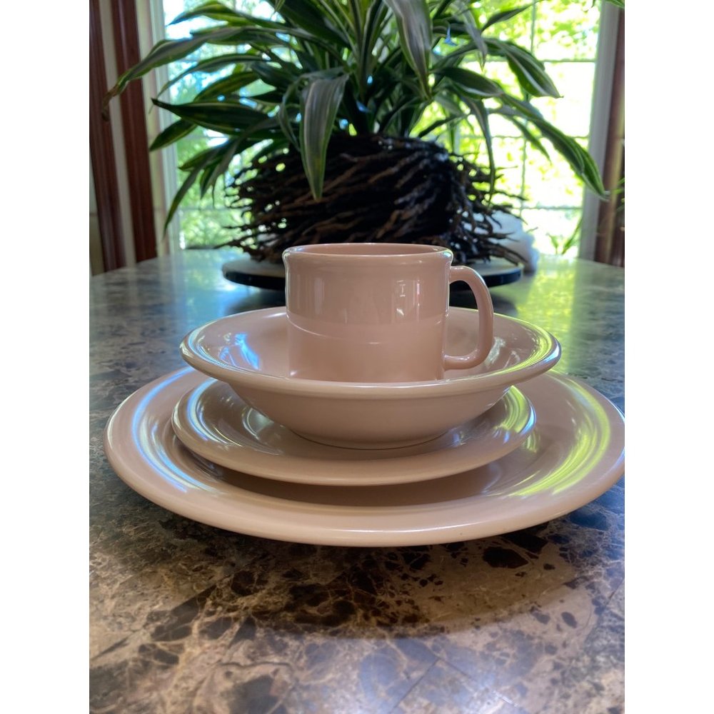 TUPPERWARE MELAMINE 4 Piece Set Dusky Rose No